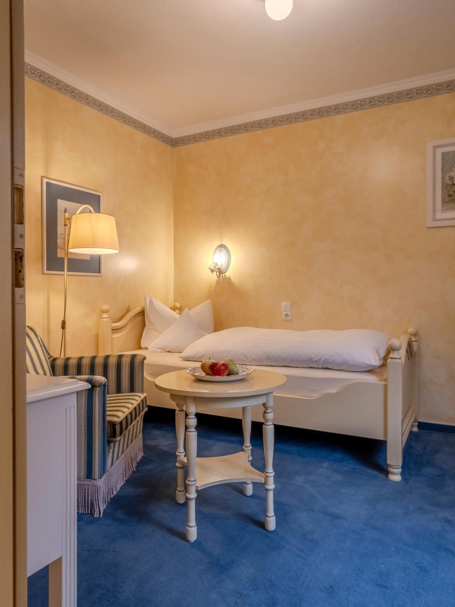 Hotel Wiesbaden Веннингштедт Экстерьер фото