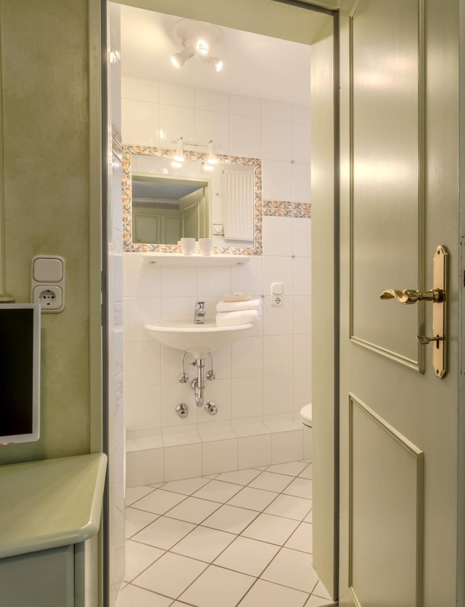 Hotel Wiesbaden Веннингштедт Экстерьер фото